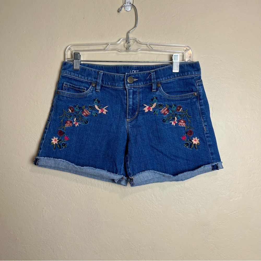 Ann Taylor LOFT‎ Floral Embroidered Denim Blue Jean Shorts Size 00